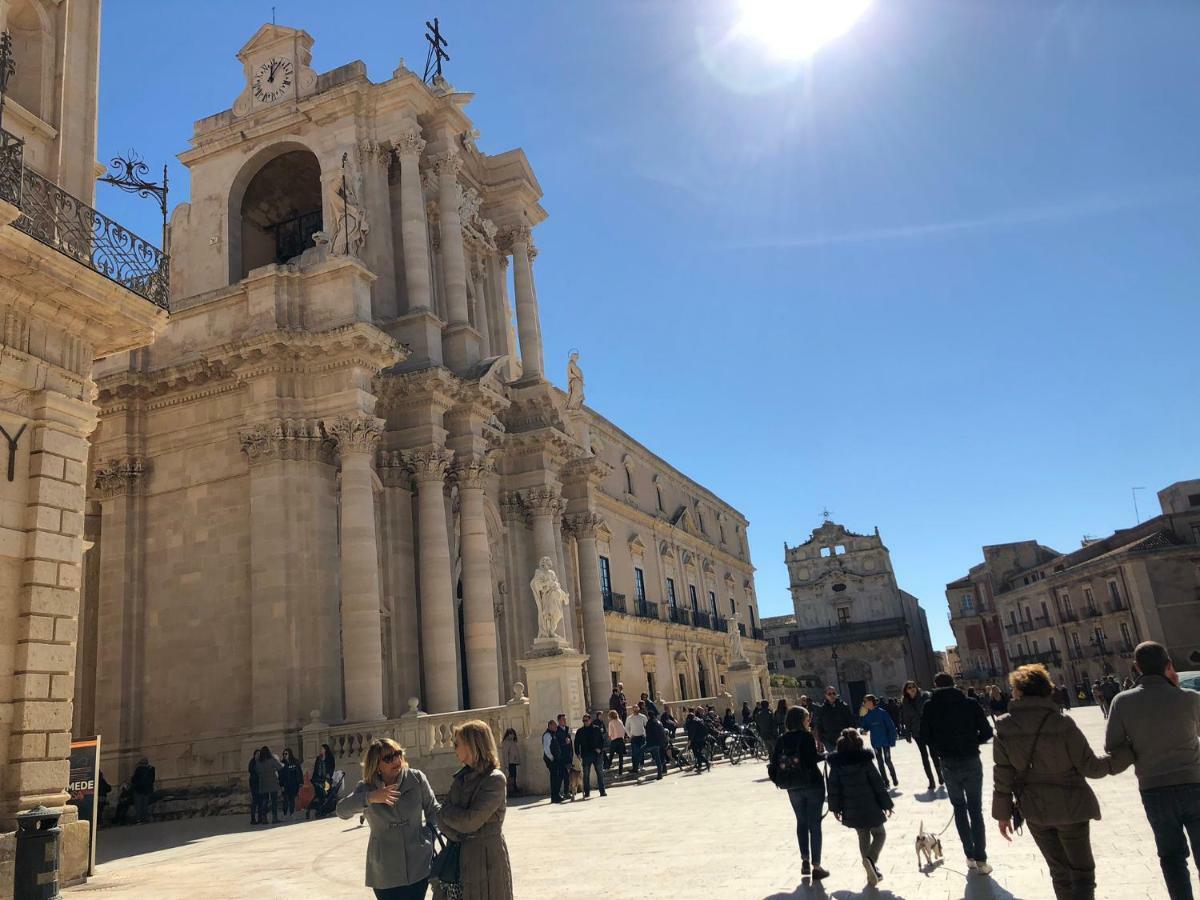 Dione Syracuse Exterior foto